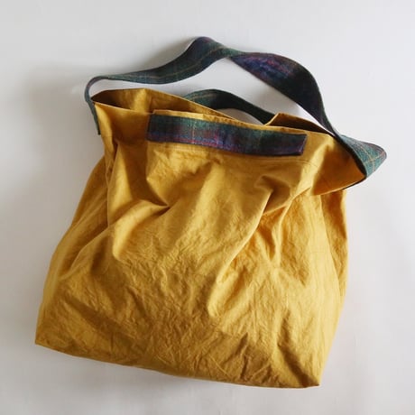 newspaper bag (mustard)