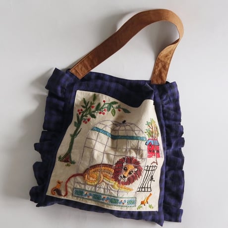 embroidery  frill bag  (Leo)