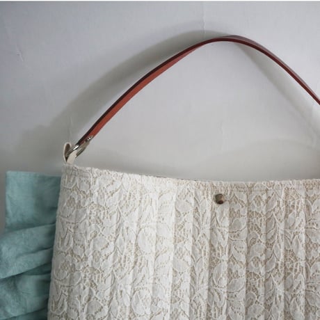 embroidery frill bag  (holly hobbie)