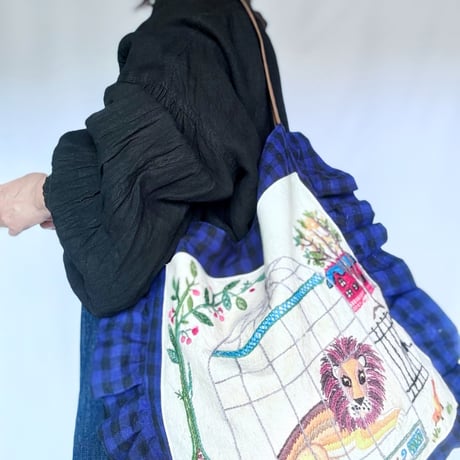 embroidery  frill bag  (Leo)