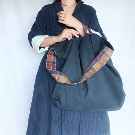 newspaper bag (navy)