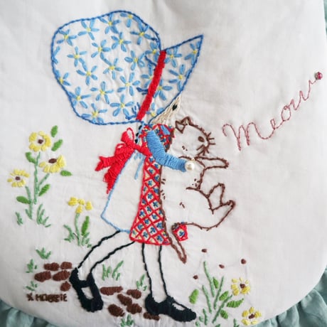 embroidery frill bag  (holly hobbie)