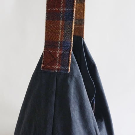 newspaper bag (navy)