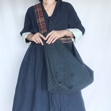 newspaper bag (navy)