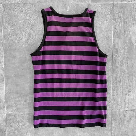 border tanktop