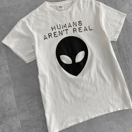alien print tee