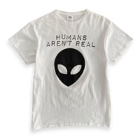 alien print tee