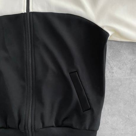 COMME des GARÇONS