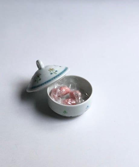 波佐見焼　藍水　蓋物