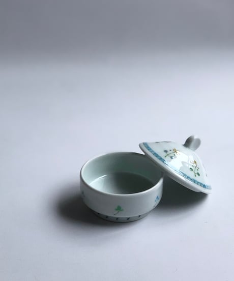 波佐見焼　藍水　蓋物