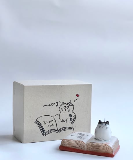 Rin＊Tsubaki    キャンドル　『A cat on a book』