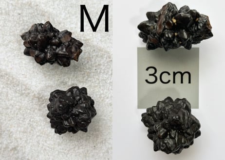 【白い砂漠に落とされた漆黒の預言石】クリスタル2個セット（プロフェシーストーン）