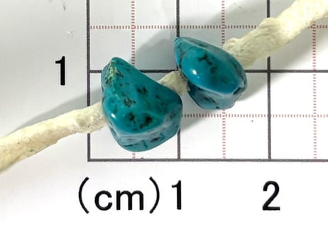 2.5mm穴　ターコイズビーズ　さざれ2個　No.1725　12mm　現品
