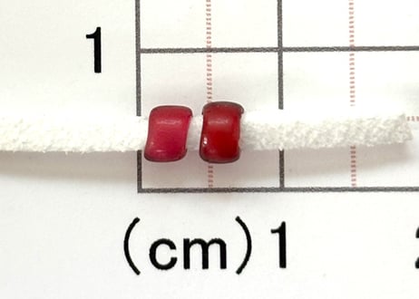 金赤ホワイトハーツ　2個　　4.5mm　NO.1689 　現品