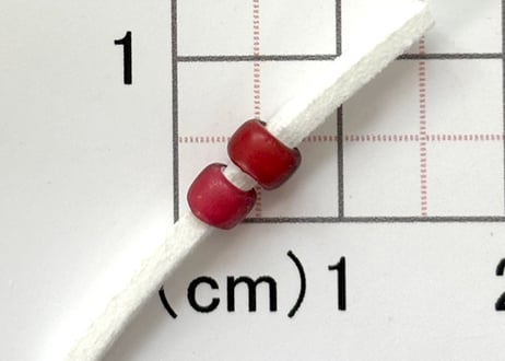 金赤ホワイトハーツ　2個　　4.5mm　NO.1689 　現品