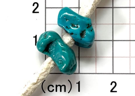 2.5mm穴　ターコイズビーズ　さざれ2個　No.1685　15mm　現品