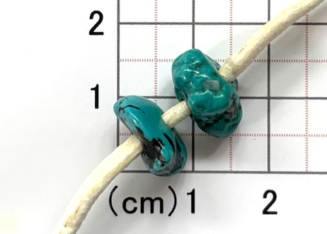 2.5mm穴　ターコイズビーズ　さざれ2個　No.1707　13mm　現品