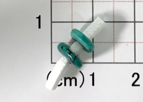 2mm穴　ターコイズビーズ　さざれ　B　2個　No.1724　　8mm　　現品