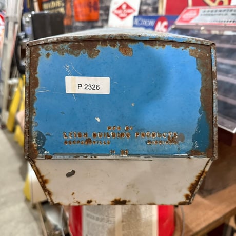 Vintage 1960’s Vintage US Mailbox 20-376