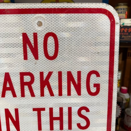 Vintage NO PARKING IN THIS BLOCK 道路標識 19-105-18