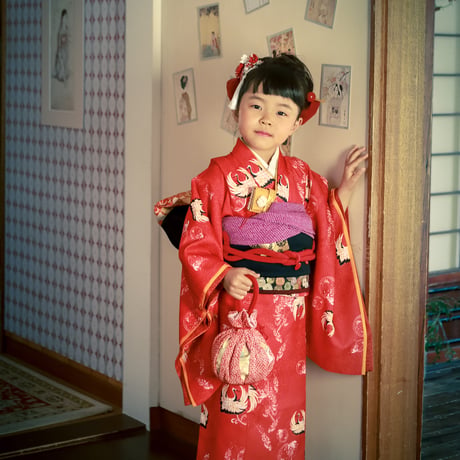 7歳　USED着物　赤鶴　（着物単品　帯は含まれません画像は参考です）