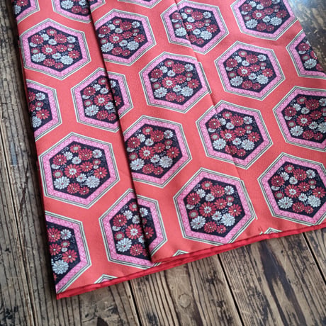 3歳　USED着物　紅亀甲　（着物単品　被布、帯は含まれません画像は参考です）
