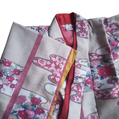 3歳　USED着物　ベージュ吉野　（着物単品　被布、帯は含まれません画像は参考です）