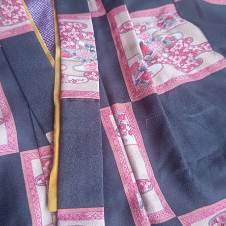 7歳　USED着物　市松吉野（着物単品　帯は含まれません画像は参考です）