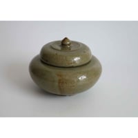 日高 伸治／青磁蓋付薬壷
