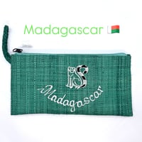 Made in Africa Madagascar　ポーチ　ワオキツネザル　エメラルドグリーン