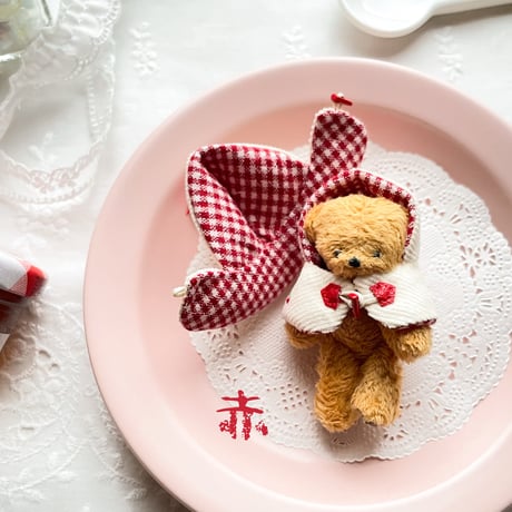さくらんぼ刺繍入りポンチョ