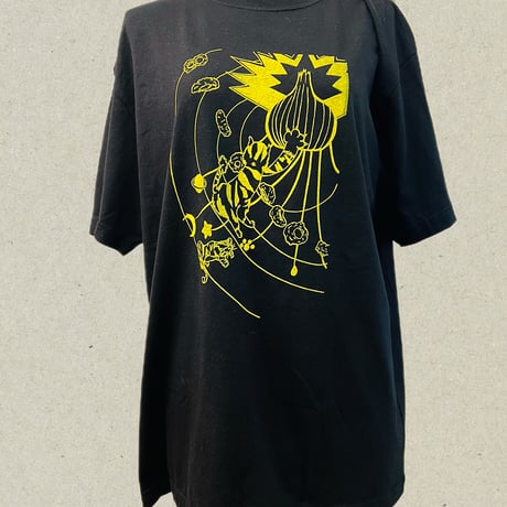 世紀の大決戦！　Cat VS Onion Tシャツ　5001