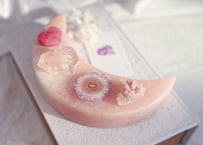 【いちごミルクケーキ】ピンクアメジストの大きなお月様オブジェ