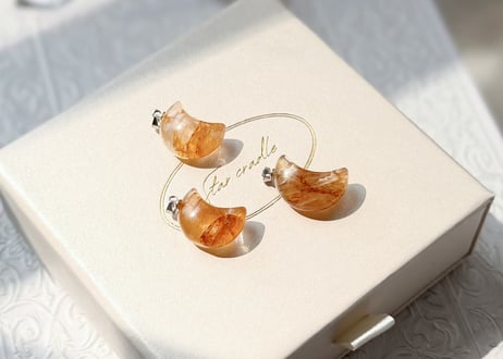 【すべてのチャクラを調和】 ゴールデンヒーラーの月・ペンダントトップ