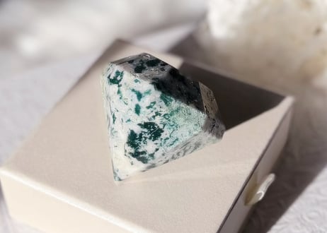 【森の宝石】モスアゲートのダイヤモンド