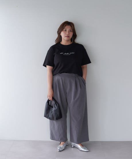 ロゴ刺繍T-shirt｜ブラック