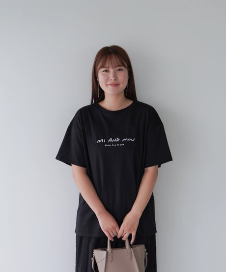 ロゴ刺繍T-shirt｜ブラック