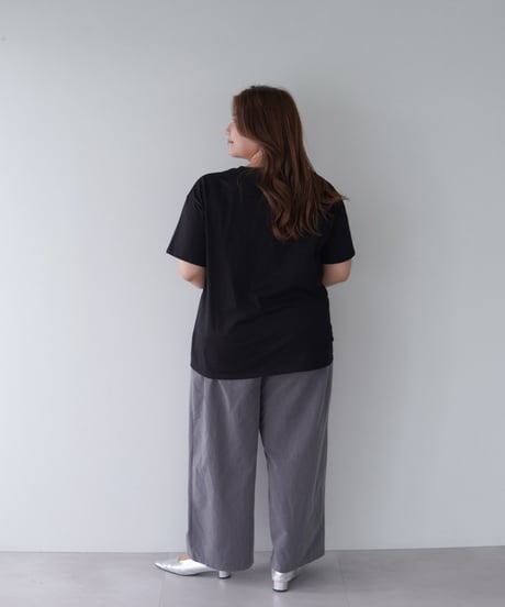 ロゴ刺繍T-shirt｜ブラック