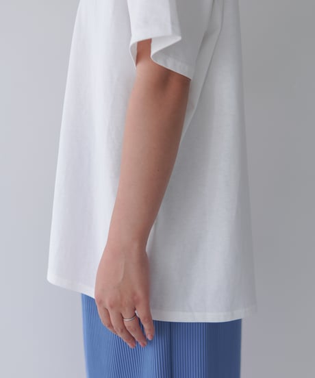 ロゴ刺繍T-shirt｜ホワイト