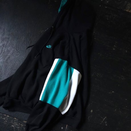 Nike Zipped Sweat Hoody (90s L)