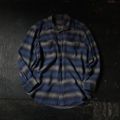 ST. JOHN’S BAY Flannel BD Shirt (L/Grande good design!!)