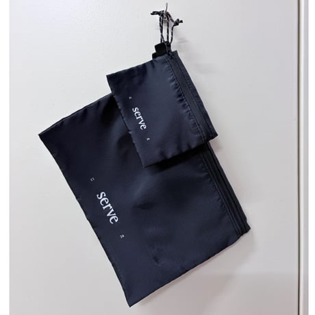 serve logotype pouch black