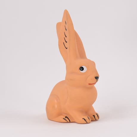 ソビエト　年代不明　うすだいだい色のうさぎ１　ソフビ　人形　高さ13.5cm