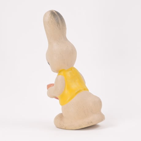 ソビエト　年代不明　にんじんを持った黒耳うさぎ　ソフビ　人形　高さ19cm