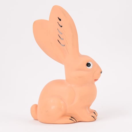 ソビエト　年代不明　うすだいだい色のうさぎ１　ソフビ　人形　高さ13.5cm