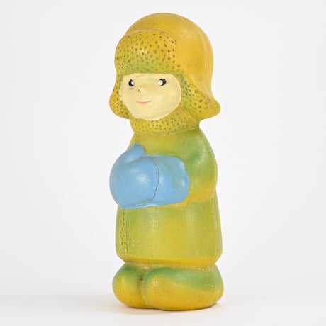 ソビエト　年代不明　冬服の子ども　ソフビ　人形　高さ15cm