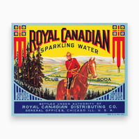 アメリカ　ROYAL CANADIAN SPARKLING WATER　ドリンクのラベル