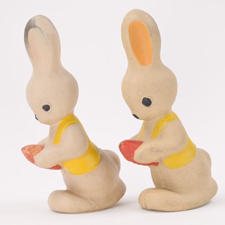 ソビエト　年代不明　にんじんを持ったオレンジ耳うさぎ　ソフビ　人形　高さ19cm