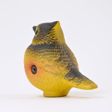 ソビエト　年代不明　赤と黒の模様の黄色い小鳥　ソフビ　人形　全長13cm