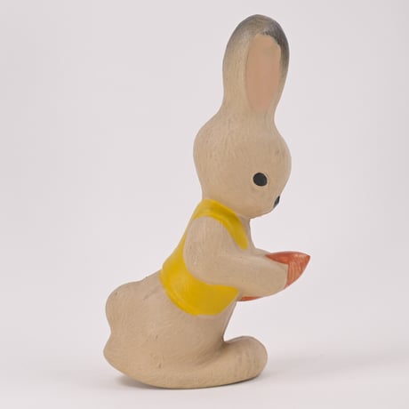 ソビエト　年代不明　にんじんを持った黒耳うさぎ　ソフビ　人形　高さ19cm